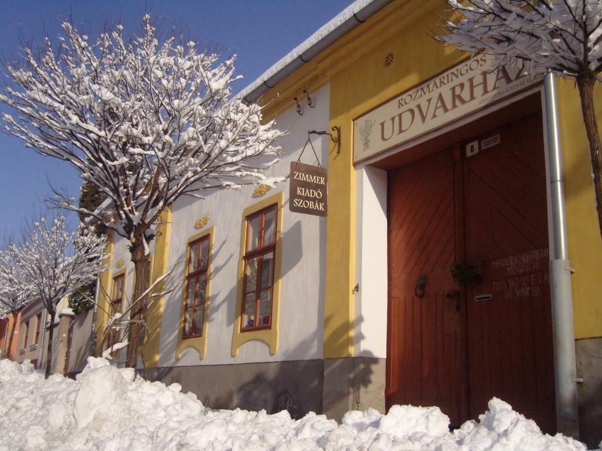Rozmaringos Udvarhaz Dunafoldvar Luaran gambar